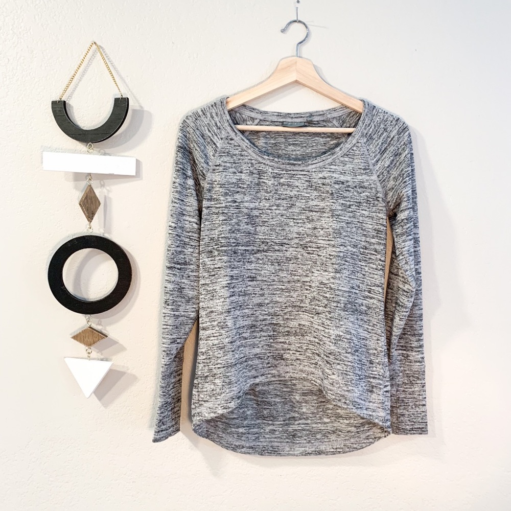 Gray Athleta Long sleeve tee.